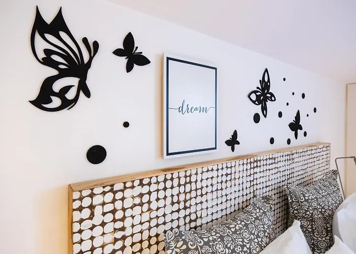 Boutique In The Heart Of ! Lemonn J